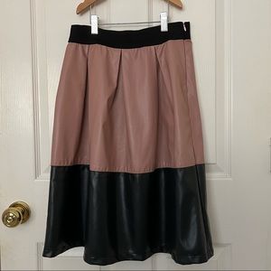 ✨Faux Leather Midi Skirt  Made in Italy size S✨